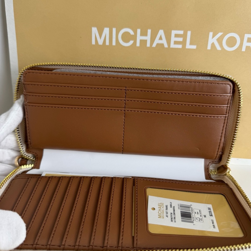 NWT Michael Kors continental Wallet - Picture 8 of 13